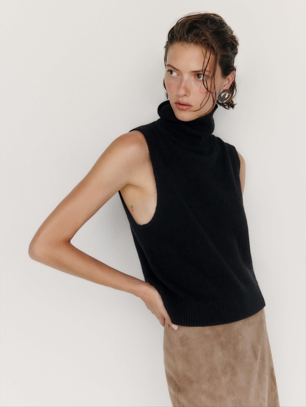 Reformation Arco Cashmere Sleeveless Turtleneck